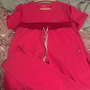 Figs Shocking Pink set